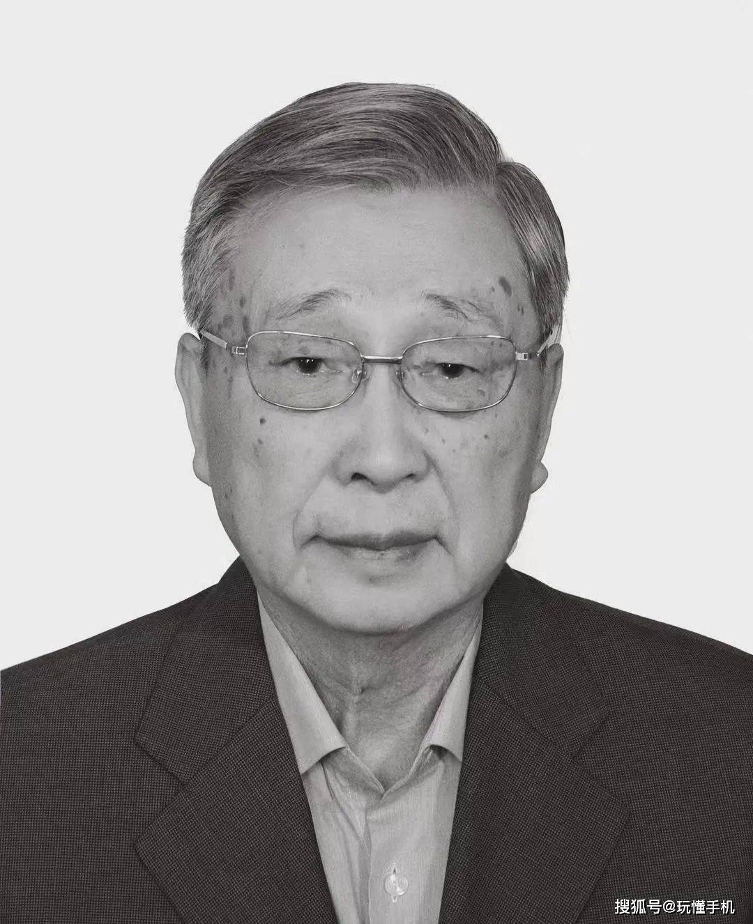 缅怀巨星陨落，致敬科学巨匠 —— 最新院士逝世消息回顾与纪念