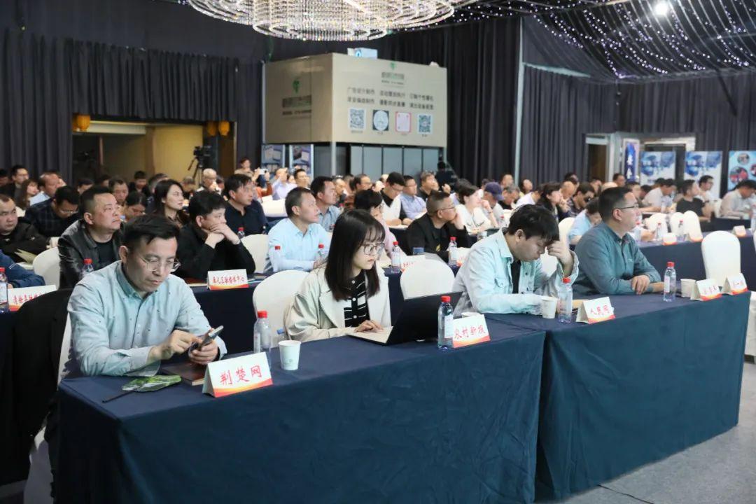 鹤峰新闻网聚焦，小巷深处的独特风味——探访隐藏街巷的特色小店