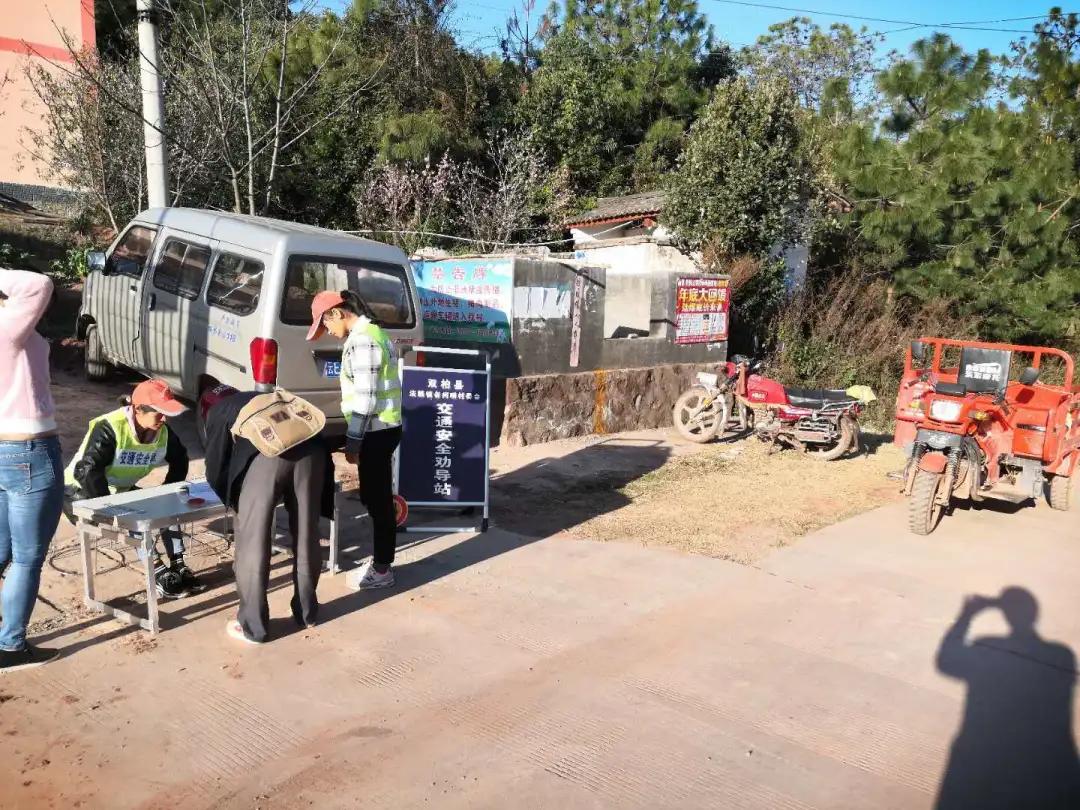 扫墓新规定下的独特小巷之旅，探访特色小店之旅