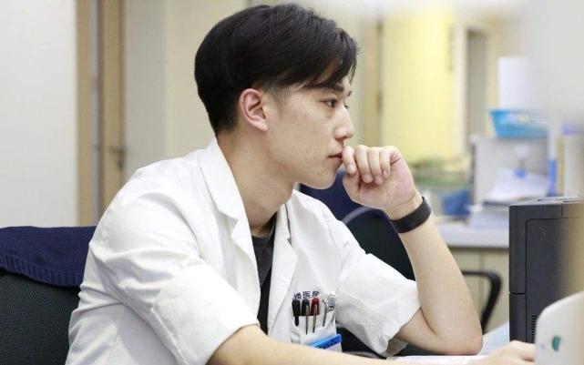 中国男明星颜值排行榜揭秘，星光小巷中的隐秘魅力