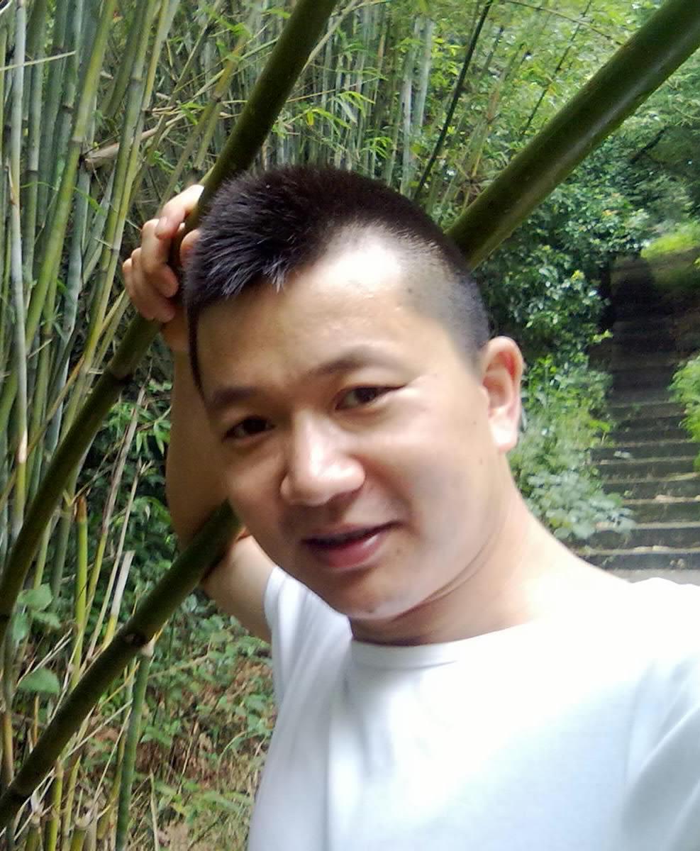 探索自然美景的旅行，征婚男最新之旅，寻找内心的平和与伴侣
